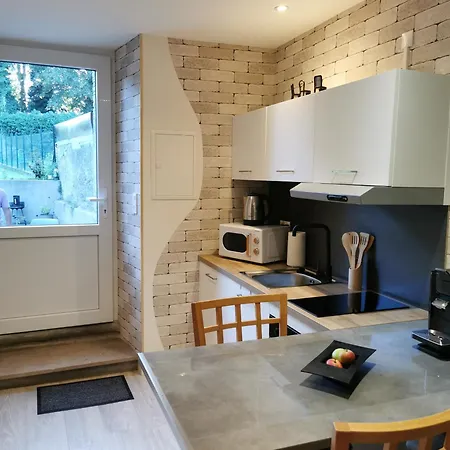 En Rez-de-chaussee Apartment