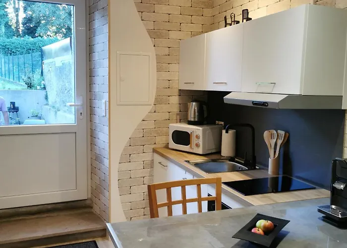 Entierement Neuf Lägenhet